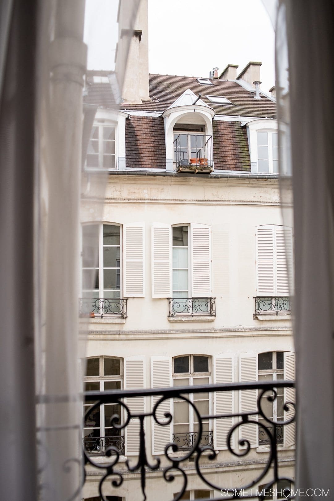 Paris hotel suite accommodation with a view at very affordable prices in the historic Le Marais district. Click through to the article for a complete review!