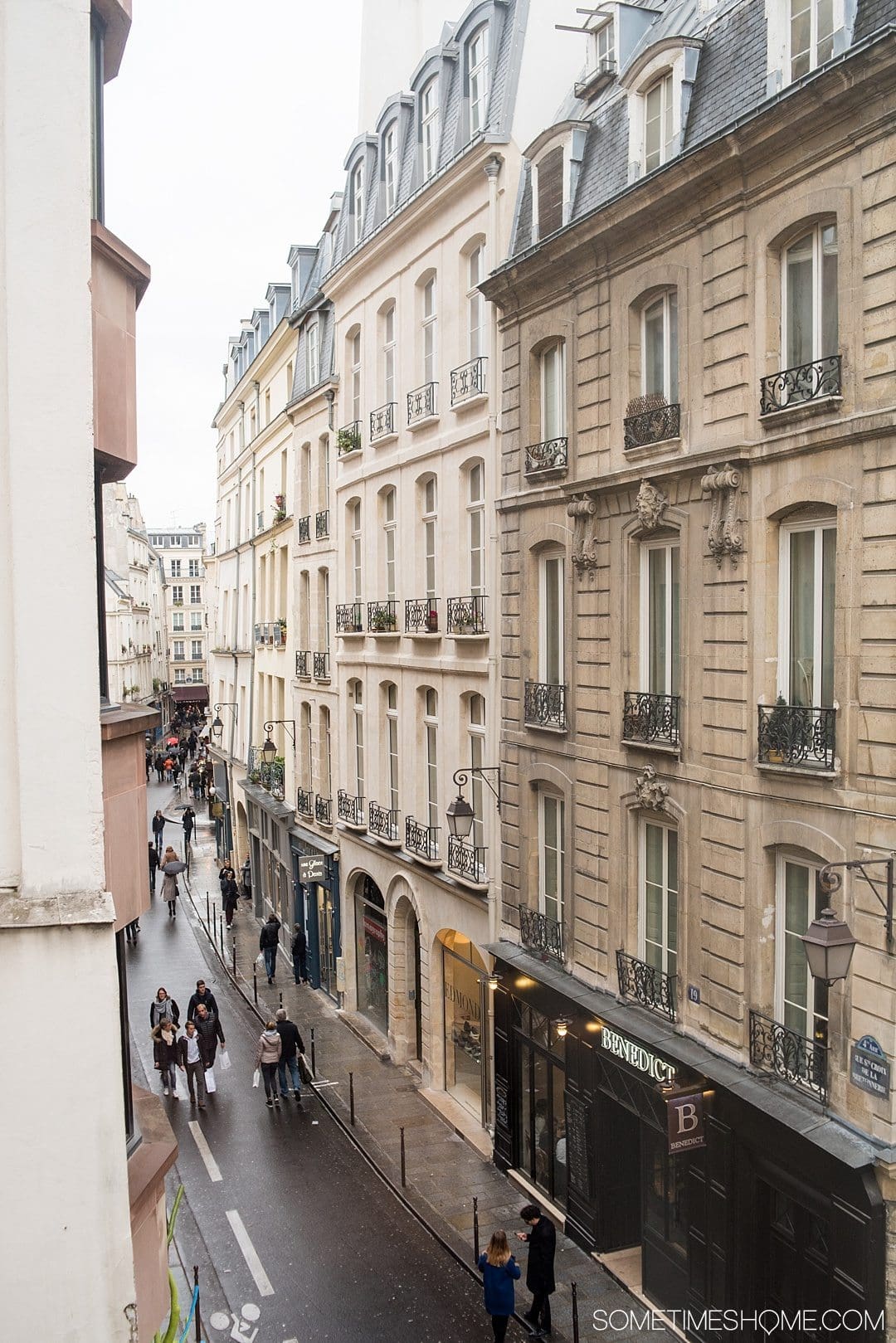 Paris hotel, boutique accommodation with a view and very affordable prices in the historic Le Marais district. Click through to the article for a complete review!