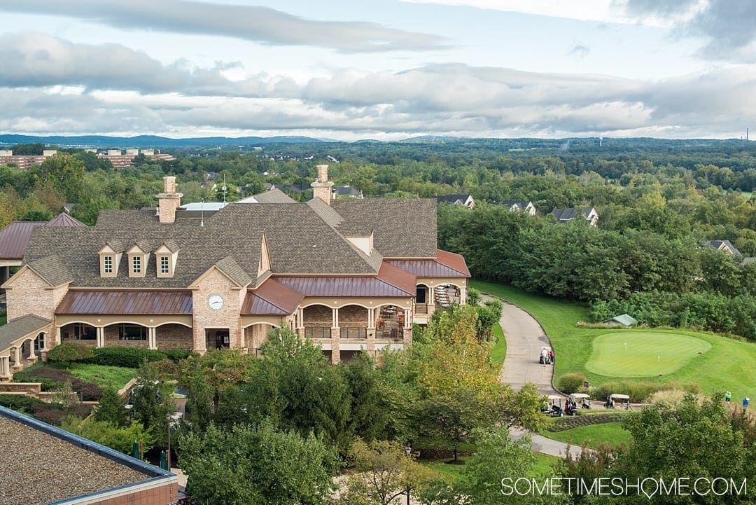 The prettiest resort and spa in Leesburg, VA. The view of the Virginia mountains is perfect during spring, summer, winter and fall and the photography opportunities are endless! There are plenty of things to do and it's close to wineries and great restaurants. Click through for the 6 reasons you should treat yourself to an overnight! #LeesburgVA #VirginiaResortsandSpas #VASpas #VirginiaSpas #GirlsweekendVA #LuxuryHotelsinVA #Virigniatravel #VisitVirginia #LoudounCounty