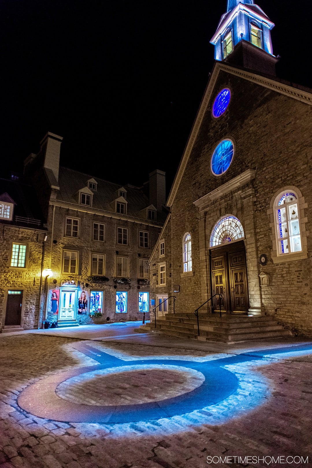 Things to do and see in Quebec City in 24 hours, in Canada. This French-speaking province is packed with history and beautiful city scenes. From a hotel that looks like a castle, to Instagram-worthy travel photography locations (including a garden and parliament) to a food store from the 1800s! #quebeccite #quebeccity #sometimeshome #Canada 