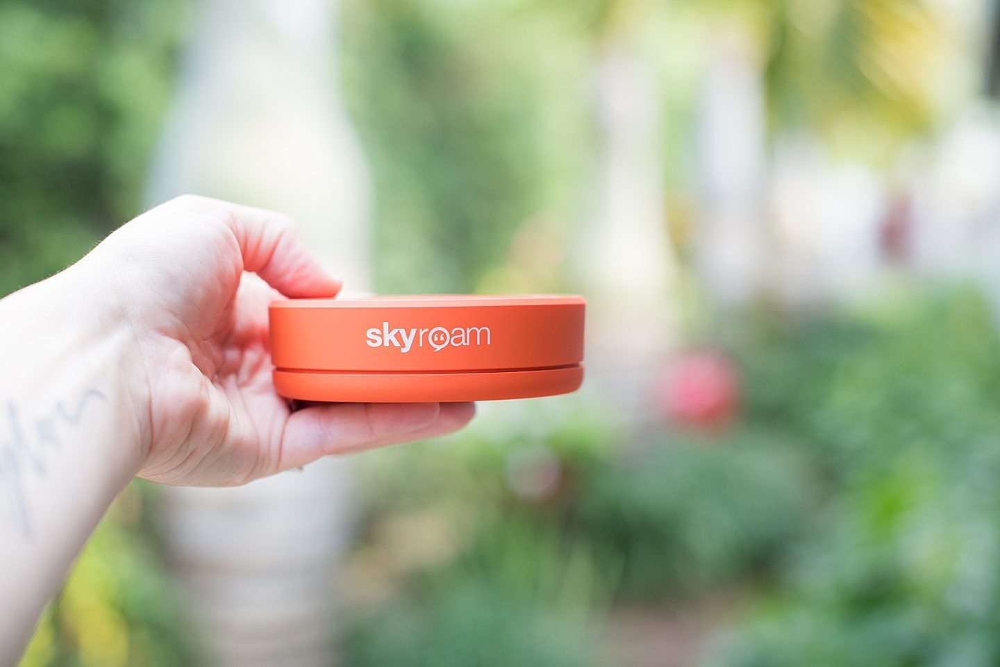 Portable travel wifi hotspot that will fit in clothes as a pocket wifi device on vacations! Skyroam is the best travel gift and essential technology for wanderlusters on the go. #skyroam #sometimeshome #wifihotspot #pocketwifi #traveltechnology
