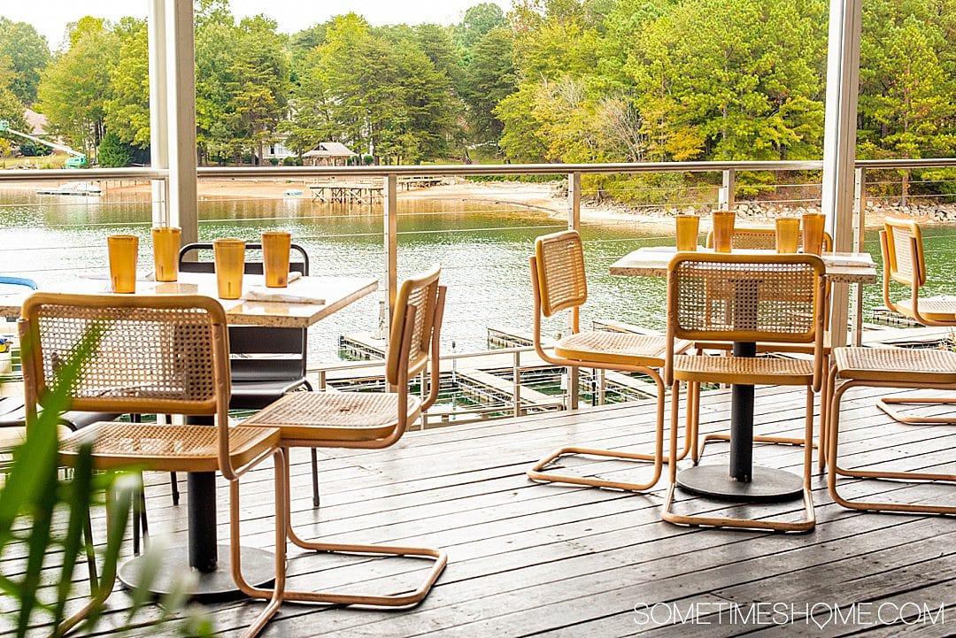 Best Lake Norman Waterfront Restaurants for the view, food and cocktails near Charlotte, North Carolina. Hello, Sailor, Port City Club and North Harbor Club. #sometimeshome #lakenorman #NorthCarolina