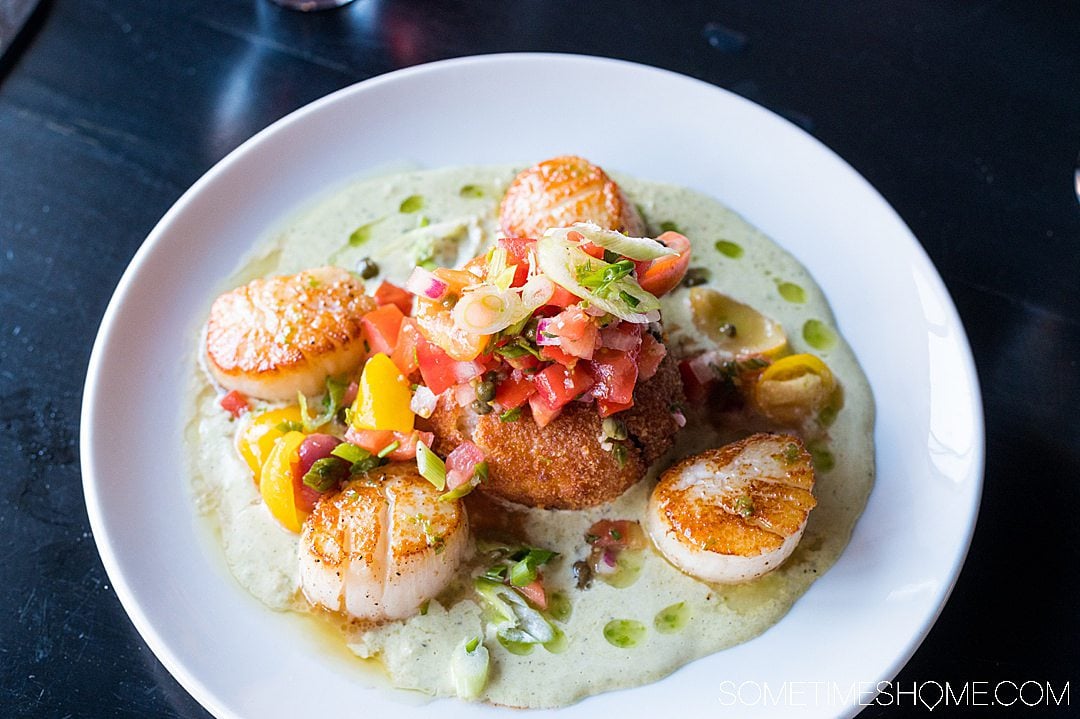 Scallops entree with tomatoes