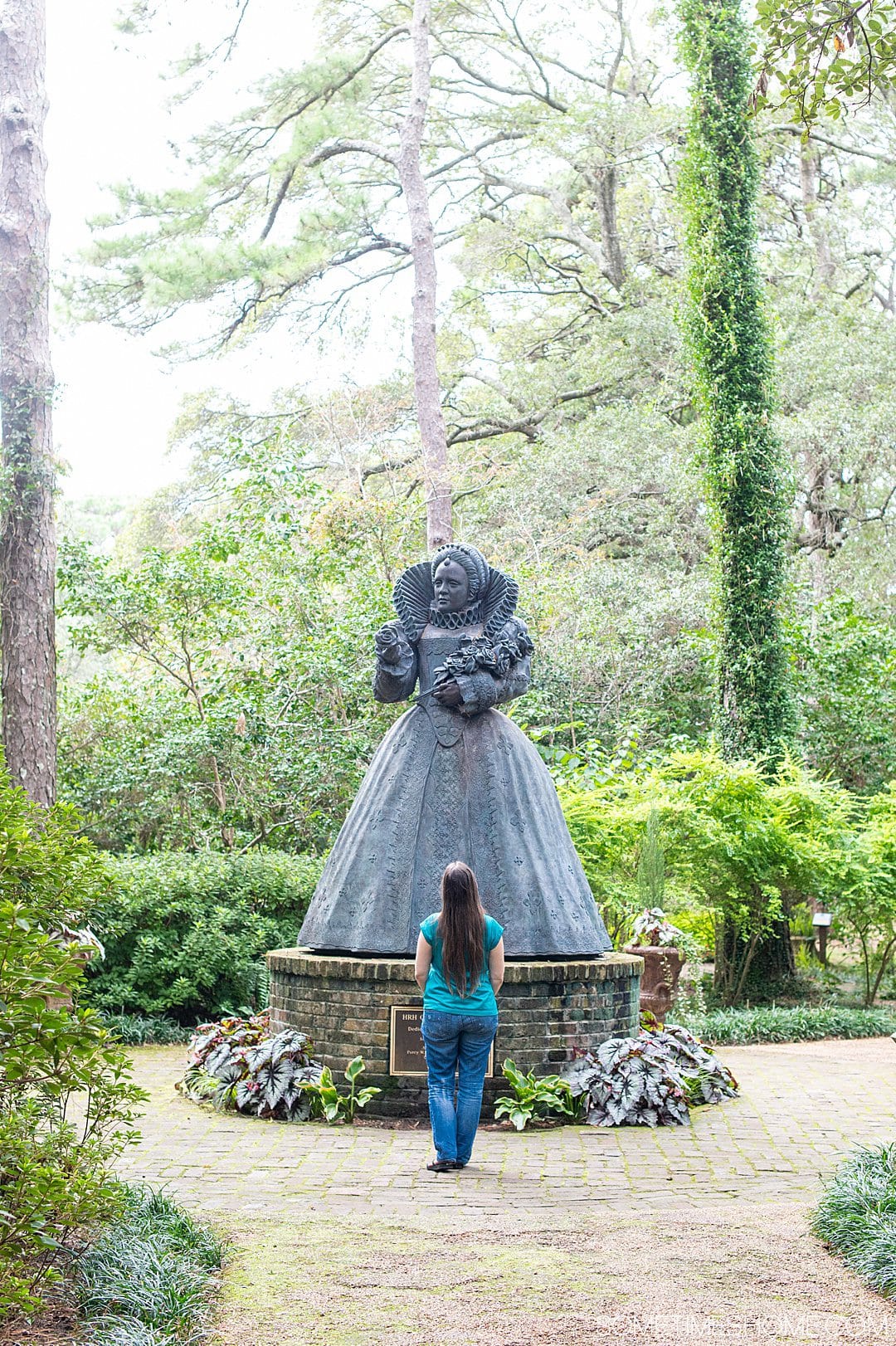 A statue of Elizabeth I at the Elizabethan Gardens in the Outer Banks in October.