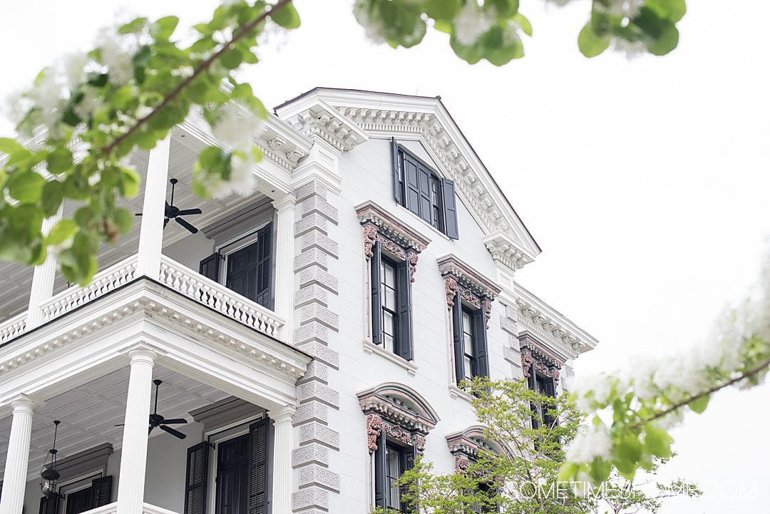 White mansion in South Carolina, in Charleston on The Battery, a great downtown Charleston photo tour stop.