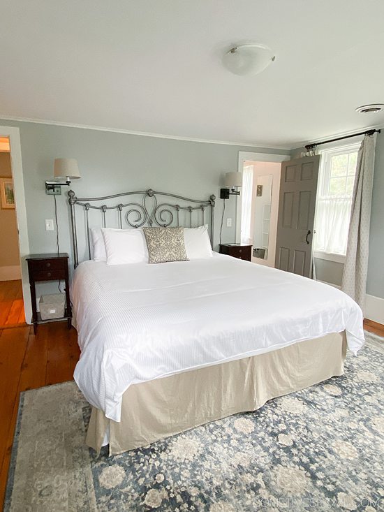 A king bed in a room in Hammondsport, NY at Glenn Scott Manor.