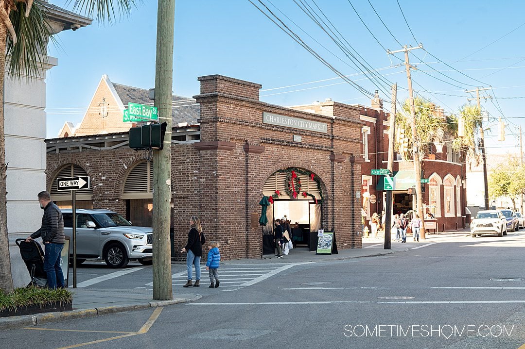 Brick building that is Charleston's famous market in the downtown area, one of the best things to do there to support local artists.