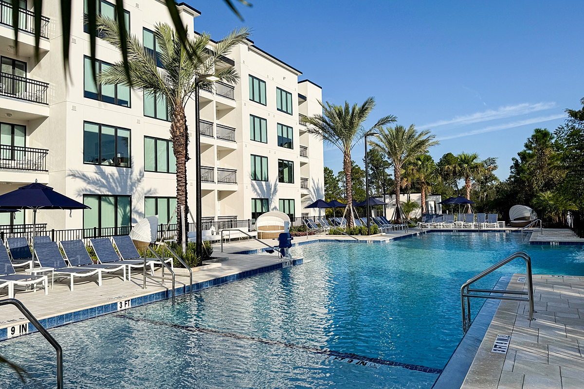 The Terraces Orlando pool area.